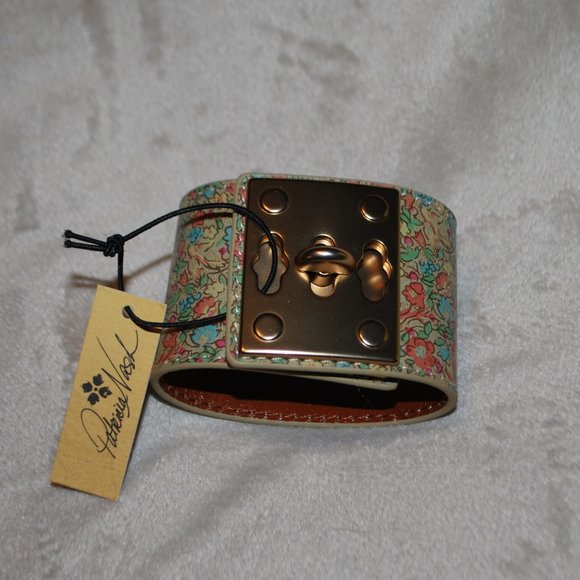 Patricia Nash Jewelry - NWT Patricia Nash Fleuriste Leather Cuff Bracelet - Coral Bloom (MATCHING ITEMS)